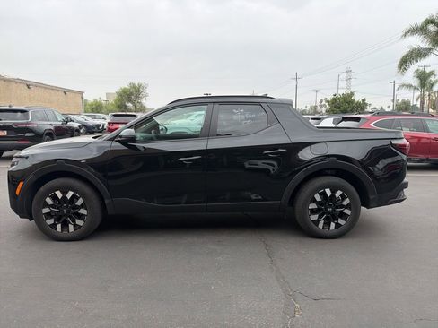 Used 2025 Hyundai Santa Cruz SEL image 2