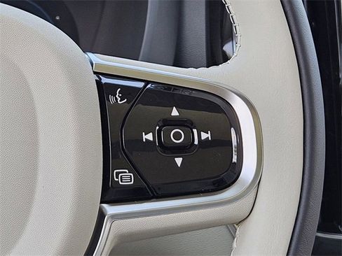 Certified 2025 Volvo XC60 T8 Plus w/ Protection Package Premier image 33