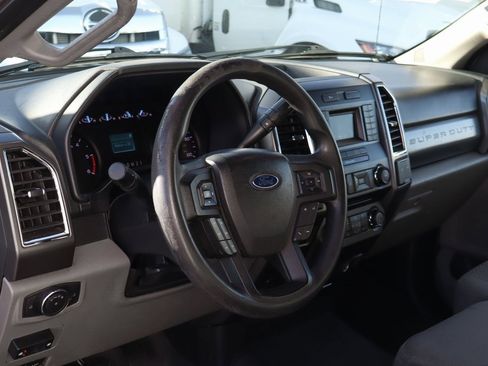 Used 2017 Ford F550 2WD Regular Cab Super Duty image 26