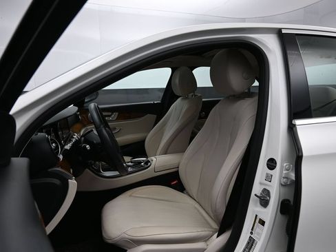 Used 2018 Mercedes-Benz E 300 4MATIC image 21