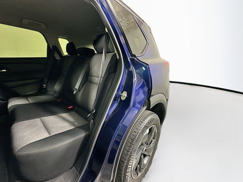 Used 2024 Nissan Rogue SV FWD image 26