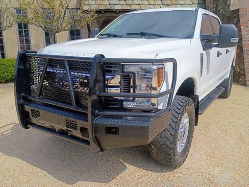 Used 2019 Ford F250 XLT image 4