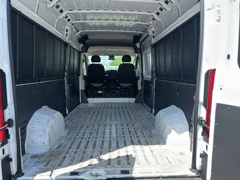 Used 2021 RAM ProMaster 2500 image 13