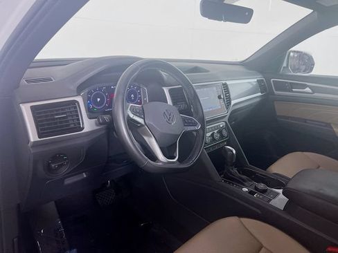 Used 2022 Volkswagen Atlas Cross Sport SE AWD/4WD image 8