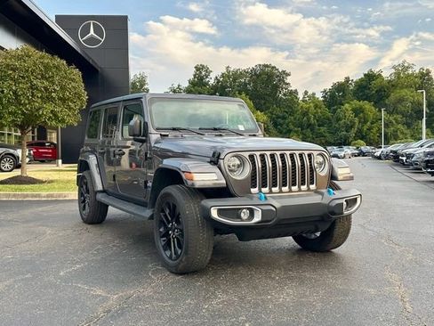Used 2022 Jeep Wrangler Unlimited Sahara w/ Cold Weather Group AWD/4WD image 1