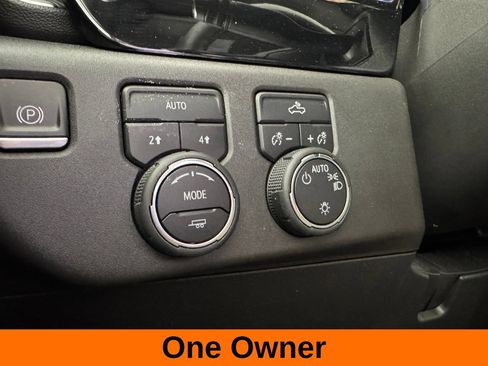 Used 2023 Chevrolet Silverado 1500 LT AWD/4WD image 4