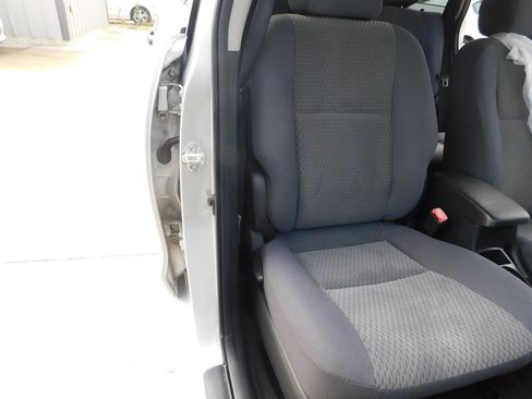 Used 2005 Toyota Matrix 4dr Wgn Auto FWD image 13