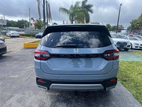 Used 2023 Honda Pilot Touring image 6