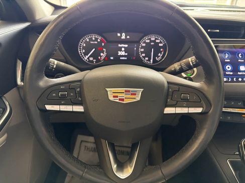 Used 2021 Cadillac XT4 Premium Luxury image 38