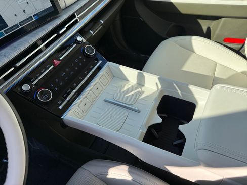 Certified 2025 Hyundai Santa Fe Calligraphy image 13