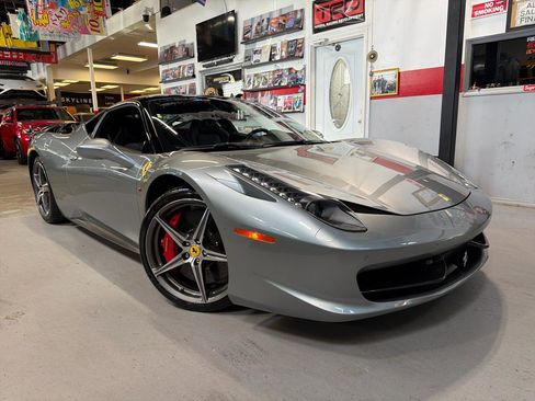 Used 2013 Ferrari 458 Italia Coupe RWD image 1