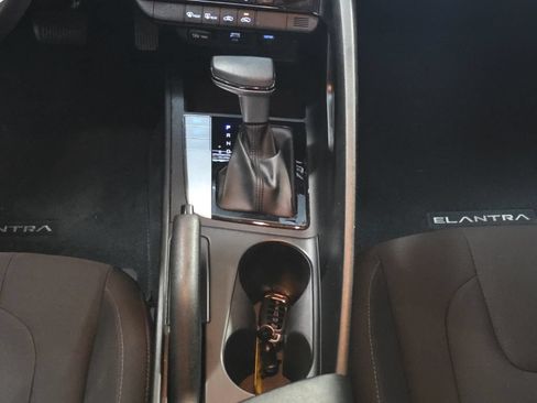 Used 2021 Hyundai Elantra SEL FWD image 20