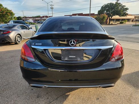 Used 2020 Mercedes-Benz C 300 Sedan image 4