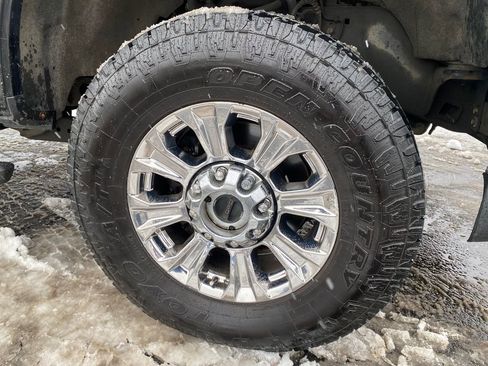 Used 2017 Ford F250 XLT w/ XLT Premium Package image 31