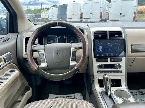 Used 2008 Lincoln MKX AWD image 19
