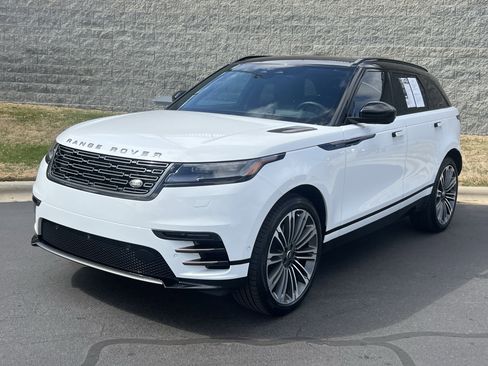 Certified 2025 Land Rover Range Rover Velar Dynamic HSE image 2
