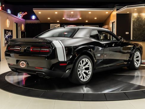 Used 2023 Dodge Challenger SRT Hellcat Redeye RWD image 11