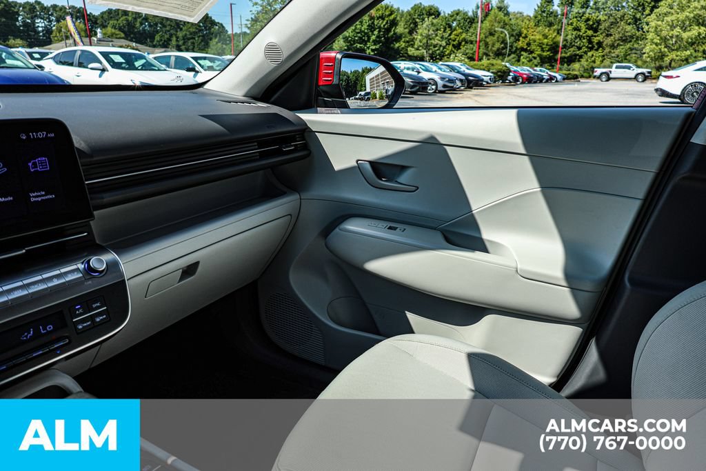 Used 2025 Hyundai Kona SEL FWD image 42