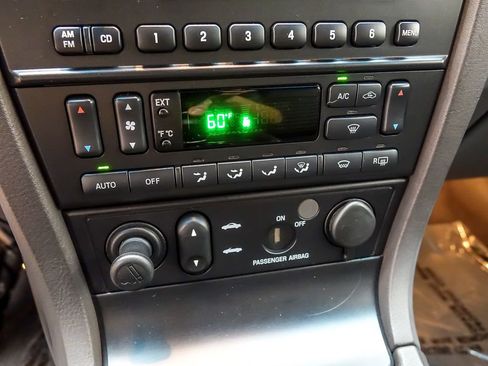 Used 2002 Ford Thunderbird image 15