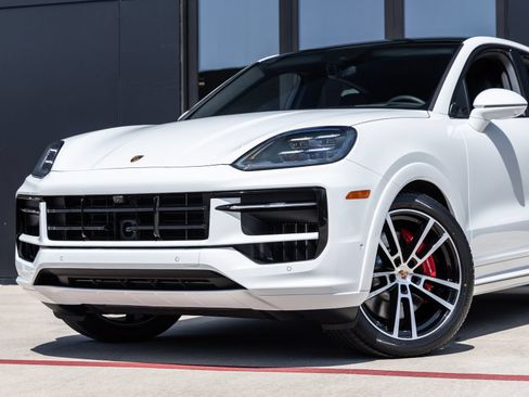 Certified 2026 Porsche Cayenne S AWD/4WD image 7