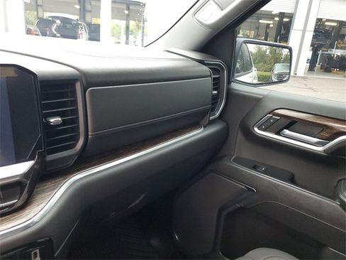 Used 2023 GMC Sierra 1500 Elevation image 27