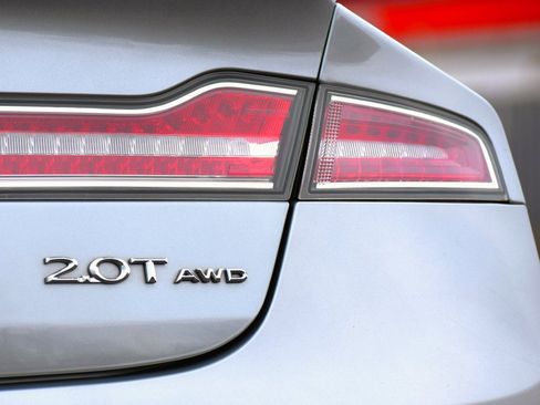 Used 2020 Lincoln MKZ Reserve w/ Elements Package image 9