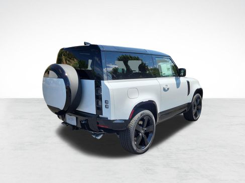 New 2025 Land Rover Defender 90 V8 image 7