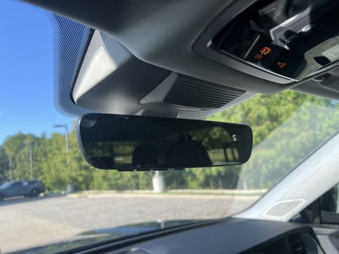 Certified 2026 Volkswagen Tiguan SE FWD image 23