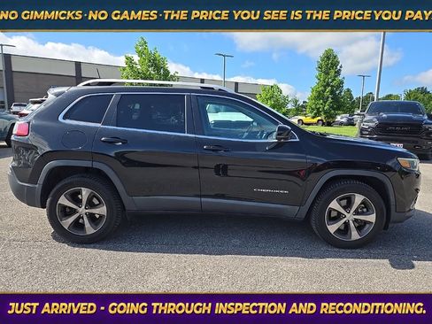 Used 2019 Jeep Cherokee Limited AWD/4WD image 8