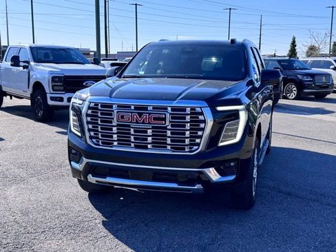 Used 2025 GMC Yukon Denali AWD/4WD image 8