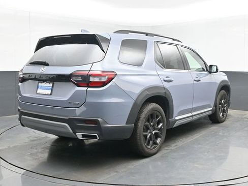Used 2025 Honda Pilot Touring image 10