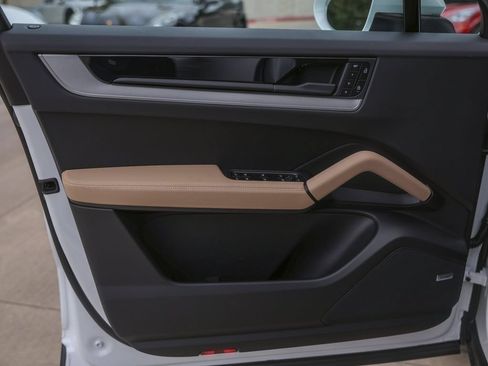 Certified 2026 Porsche Cayenne Coupe AWD/4WD image 30