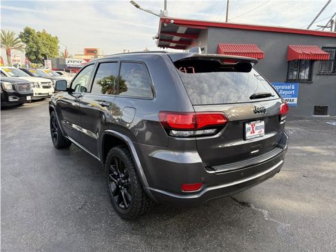 Used 2018 Jeep Grand Cherokee Altitude image 4