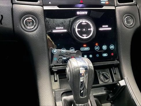 Used 2019 Ford Taurus Limited AWD/4WD image 16