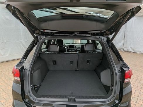 Used 2023 Chevrolet Equinox RS FWD image 17