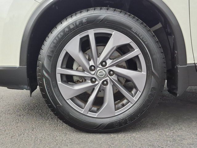 Used 2016 Nissan Rogue SL w/ SL Premium Package FWD image 9