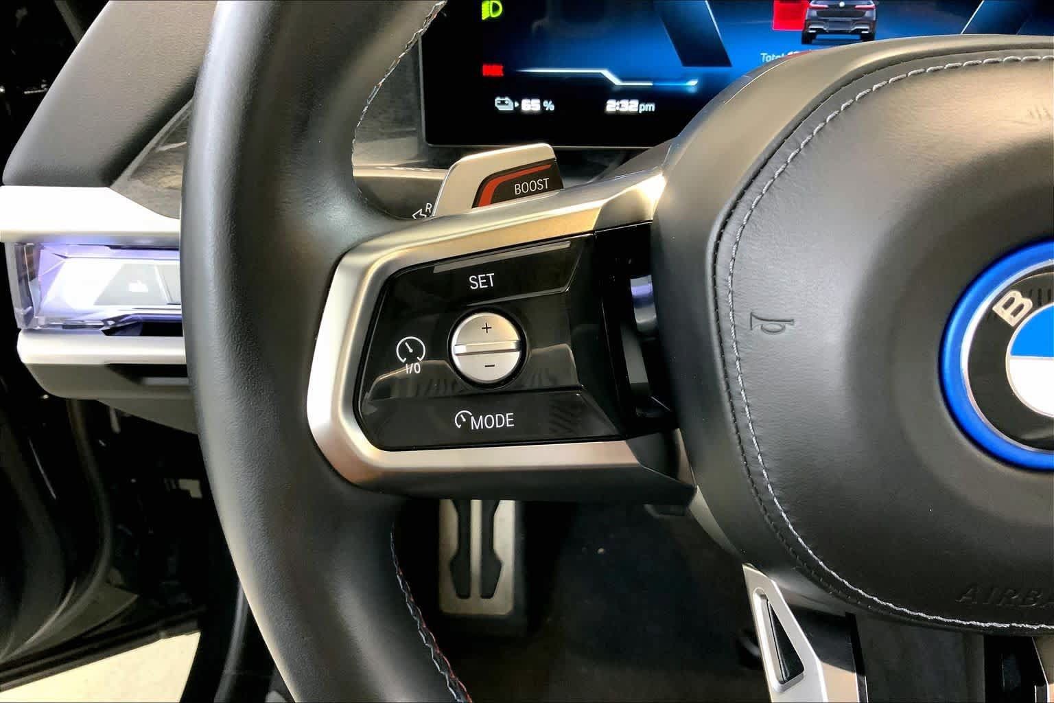 Used 2024 BMW i7 xDrive60 AWD/4WD image 23
