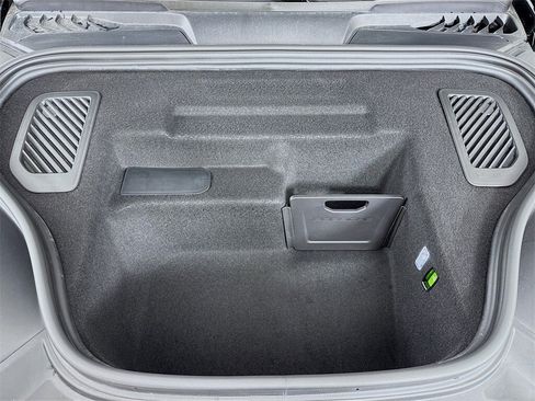 New 2025 Porsche Macan 4S Electric image 31