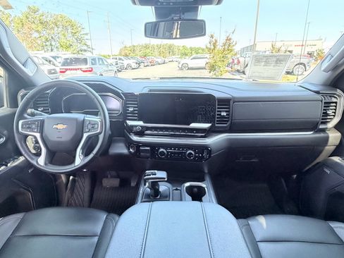 Used 2025 Chevrolet Silverado 1500 LTZ AWD/4WD image 11