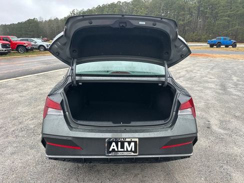 New 2025 Hyundai Elantra Sport image 18
