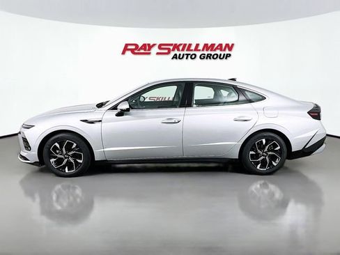 Used 2025 Hyundai Sonata SEL FWD image 4