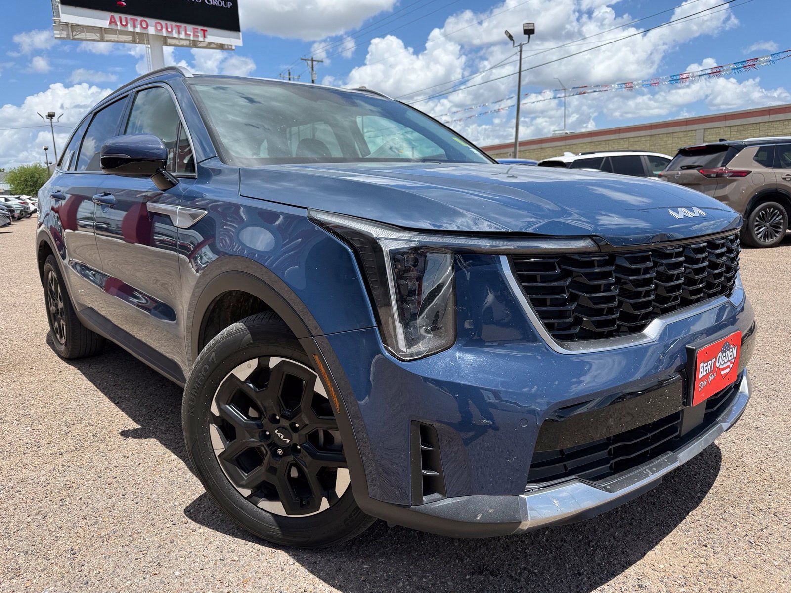 Used 2024 Kia Sorento S w/ Panoramic Sunroof Package FWD image 1