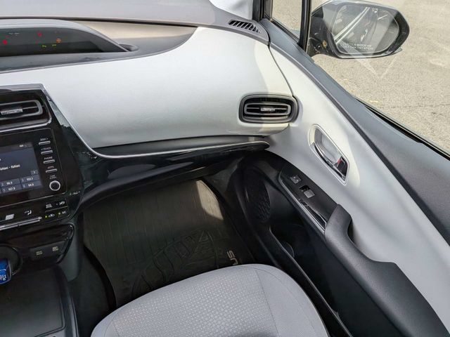 Used 2020 Toyota Prius LE AWD/4WD image 19