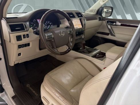 Used 2019 Lexus GX 460 Premium w/ Premium Package AWD/4WD image 10