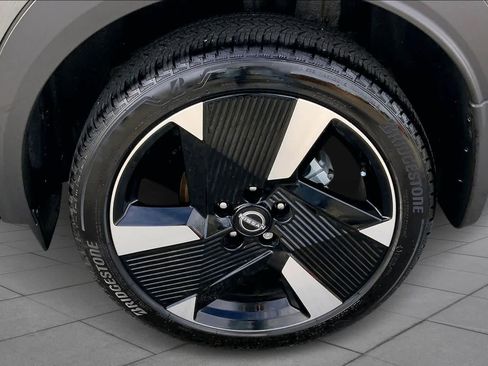 Used 2025 Nissan Kicks SR w/ Interior Electronics Package image 11