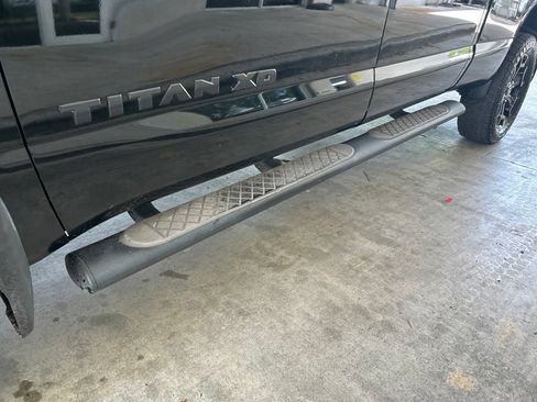 Used 2018 Nissan Titan SV w/ SV Convenience Package AWD/4WD image 17