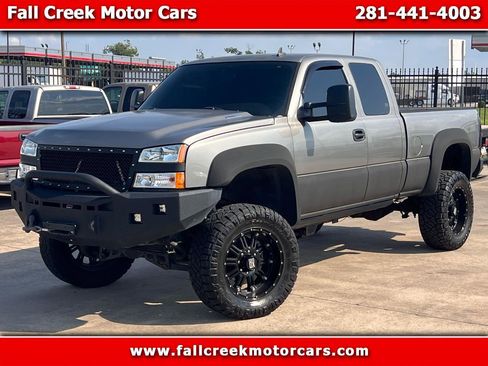 Used 2007 Chevrolet Silverado 2500 LT w/ Heavy-Duty Power Package AWD/4WD image 1