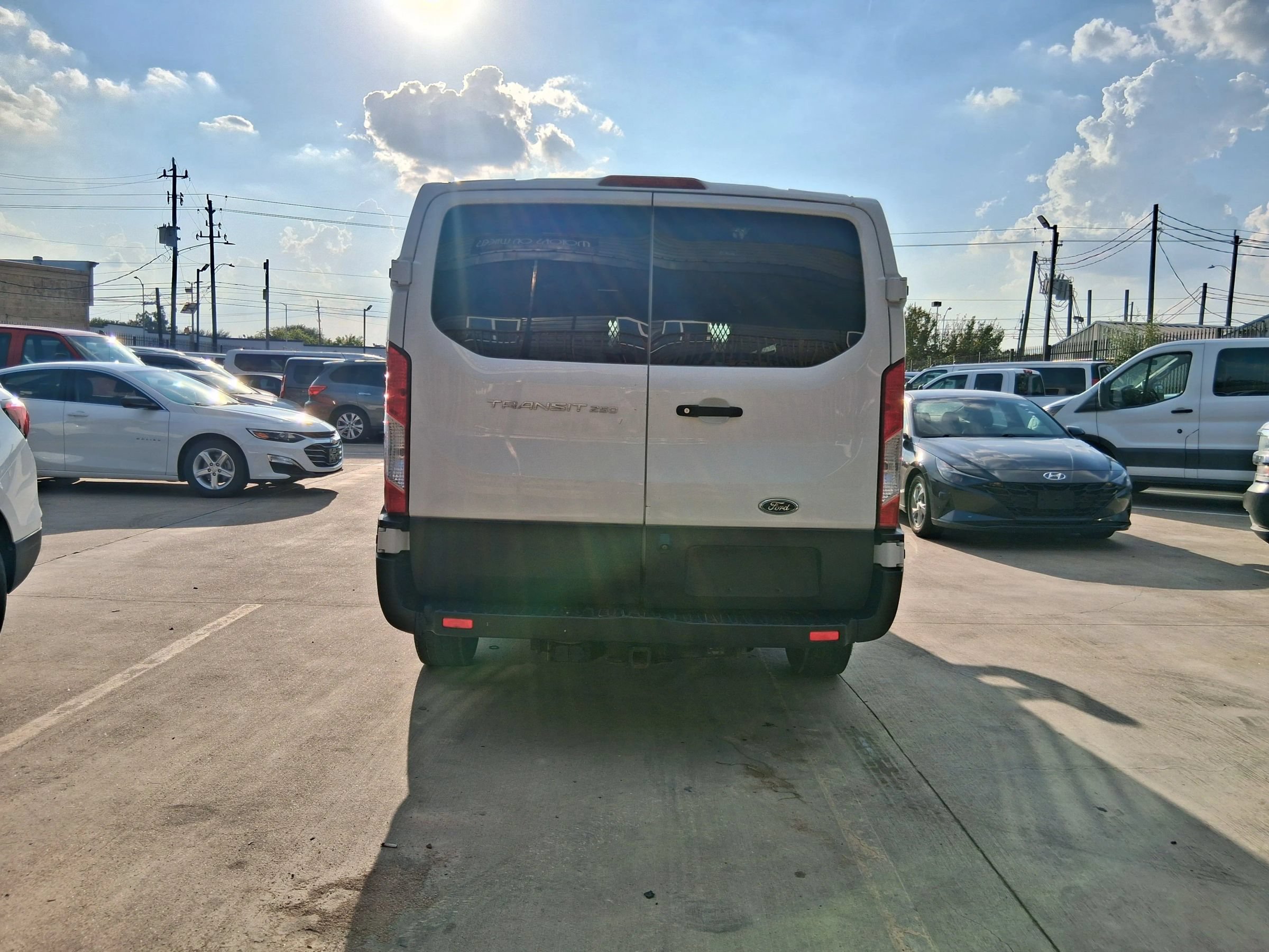 Used 2019 Ford Transit 250 130 Low Roof RWD image 7