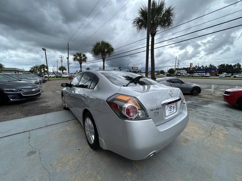 Used 2011 Nissan Altima 2.5 S FWD image 3