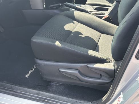 Used 2016 Toyota RAV4 LE FWD image 15